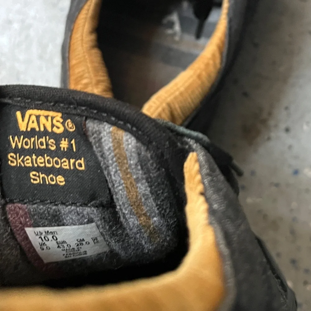 Vans Gilbert Crockett Pro Skate Black Suede Corduroy Collar 10
